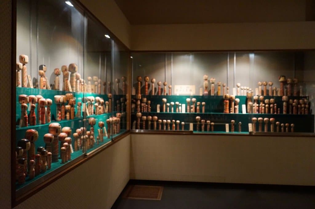 こけし展示-4