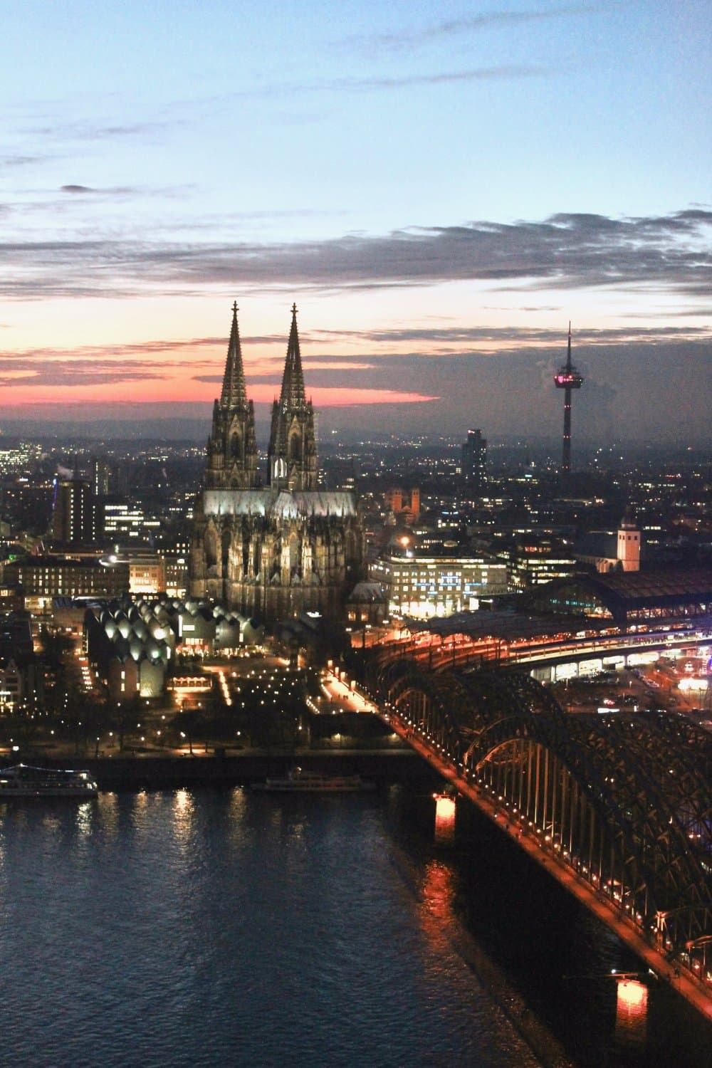 Vista nocturna desde el Triangle