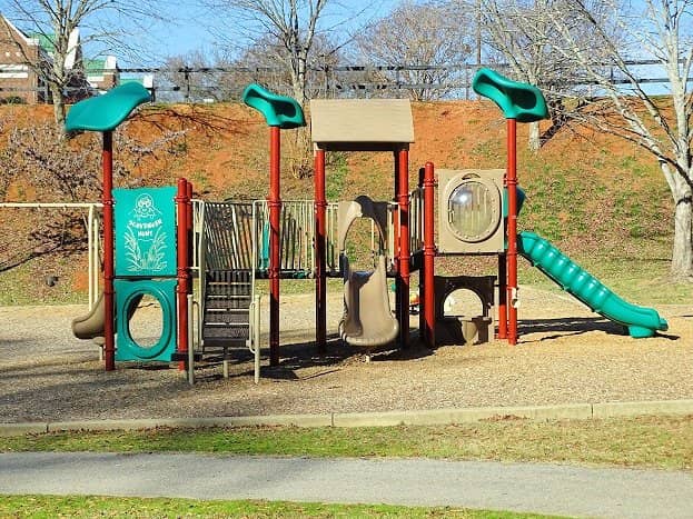 Tennis & Pickleball Courts