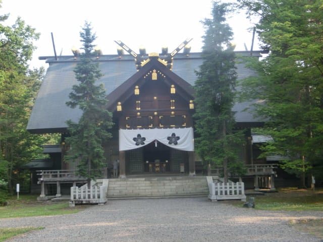 上川神社本殿と拝殿・弊殿