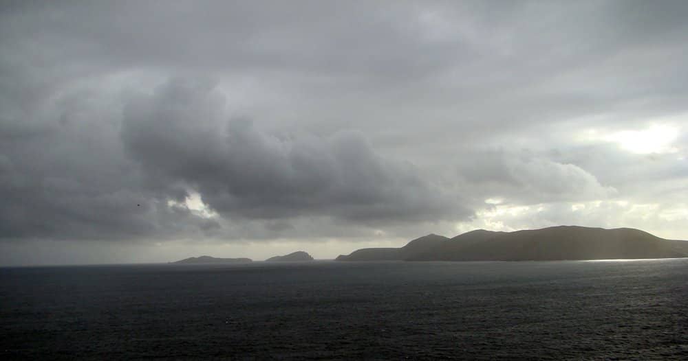 Coumeenoole Beach