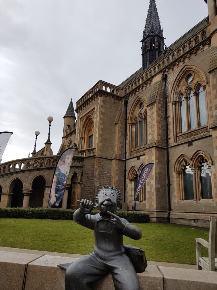 Desperate Dan and Minnie the Minx Statues