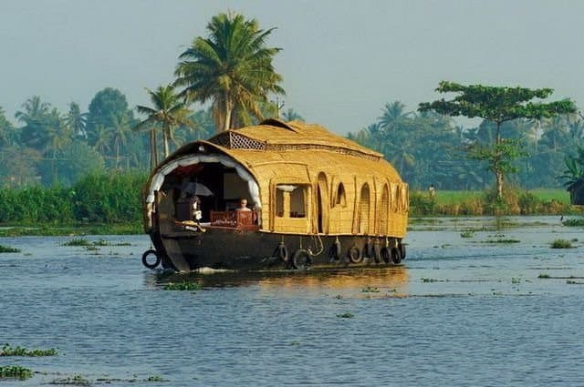 Houseboat Tour