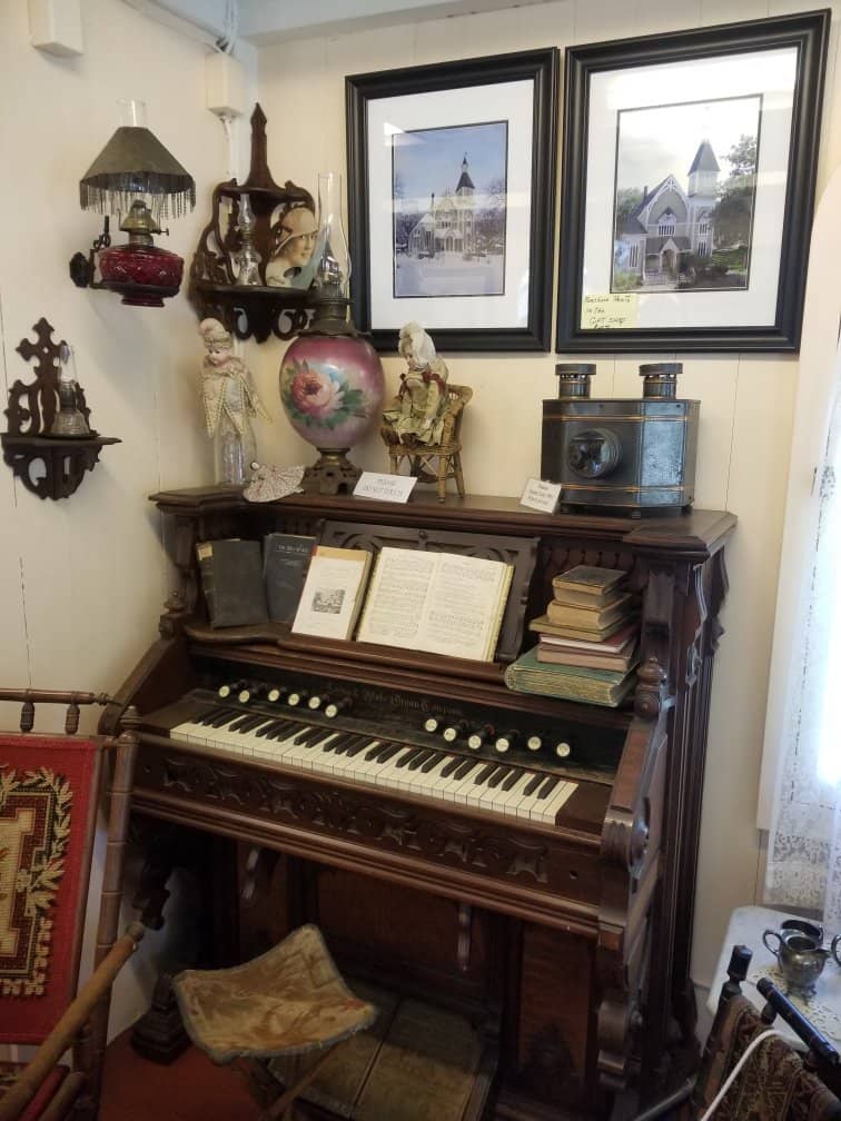 Intimate Historical Experience