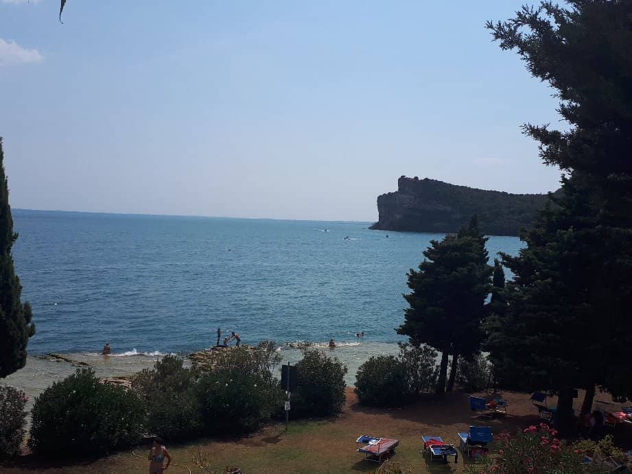 Relaxing Lakeside Vibes