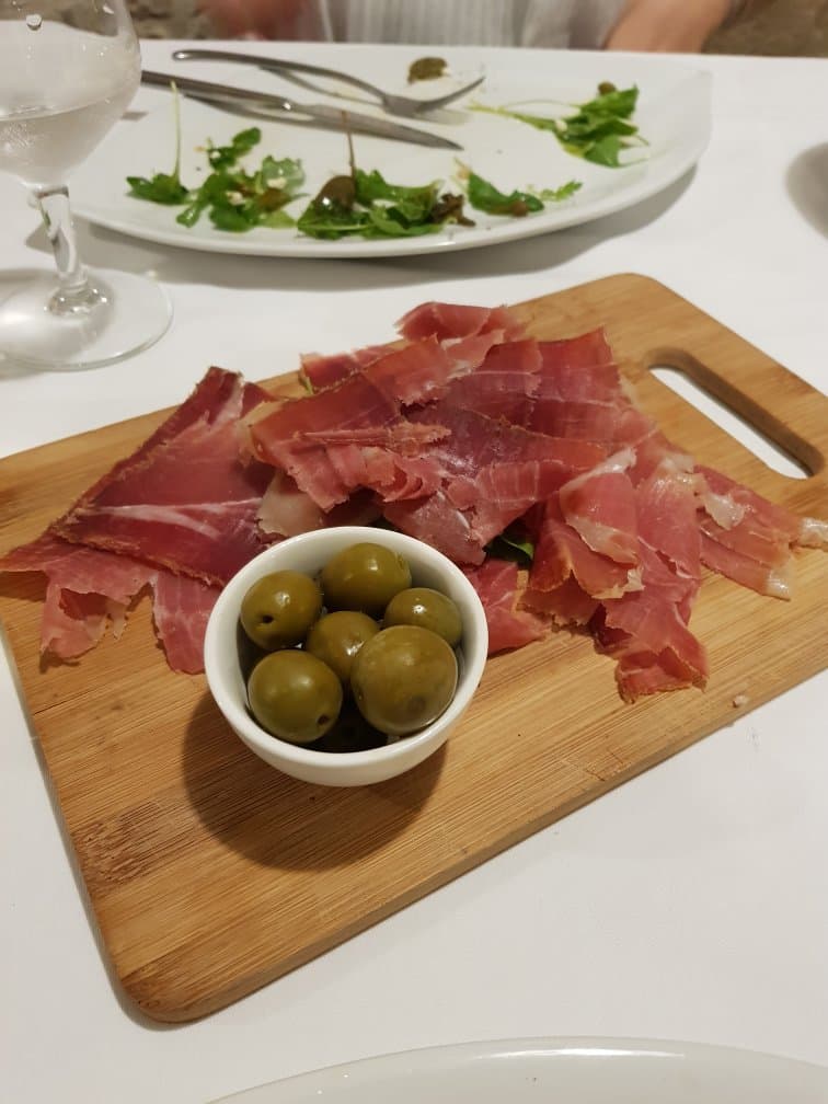 Konoba Otprilike Ovako