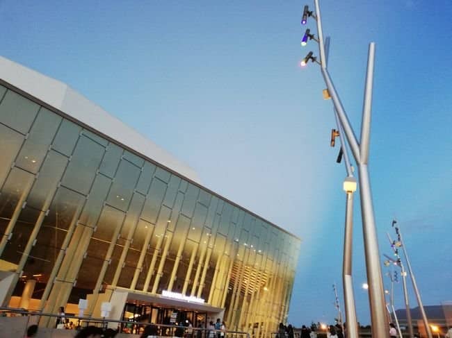 Excellent Acoustics and Lighting