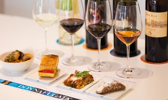 Six options to get know Donnafugata and its wines through professional tastings and refined pairing.