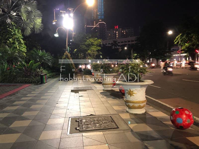 Governor Suryo Monument