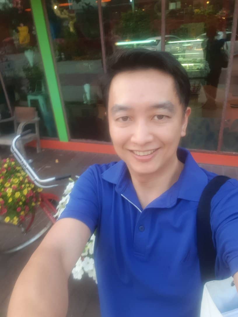 Artistic Cafe Experience