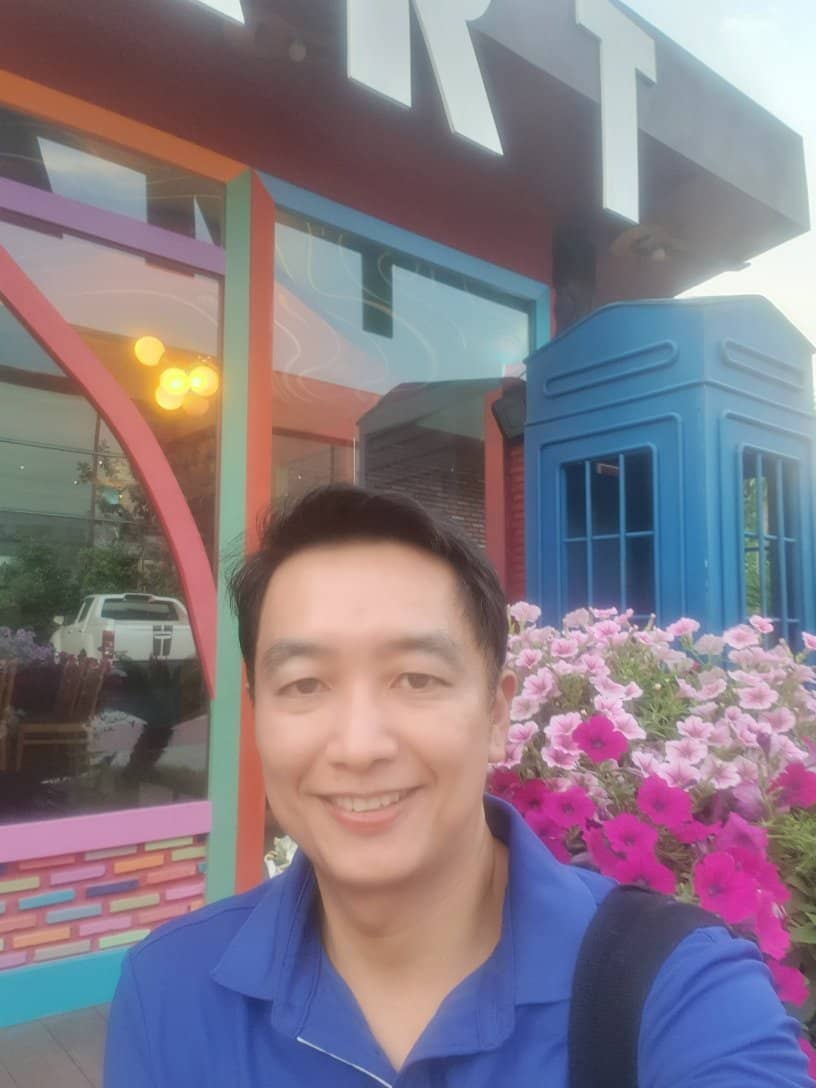 Scenic Lakeside Sculptures