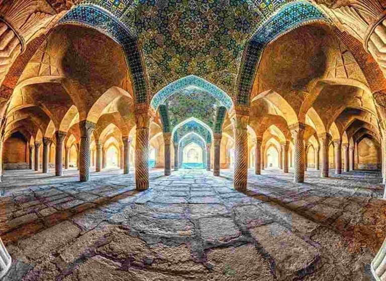 Vakil mosque has the great architecture and structure and its one of the most popular attractions in Shiraz.