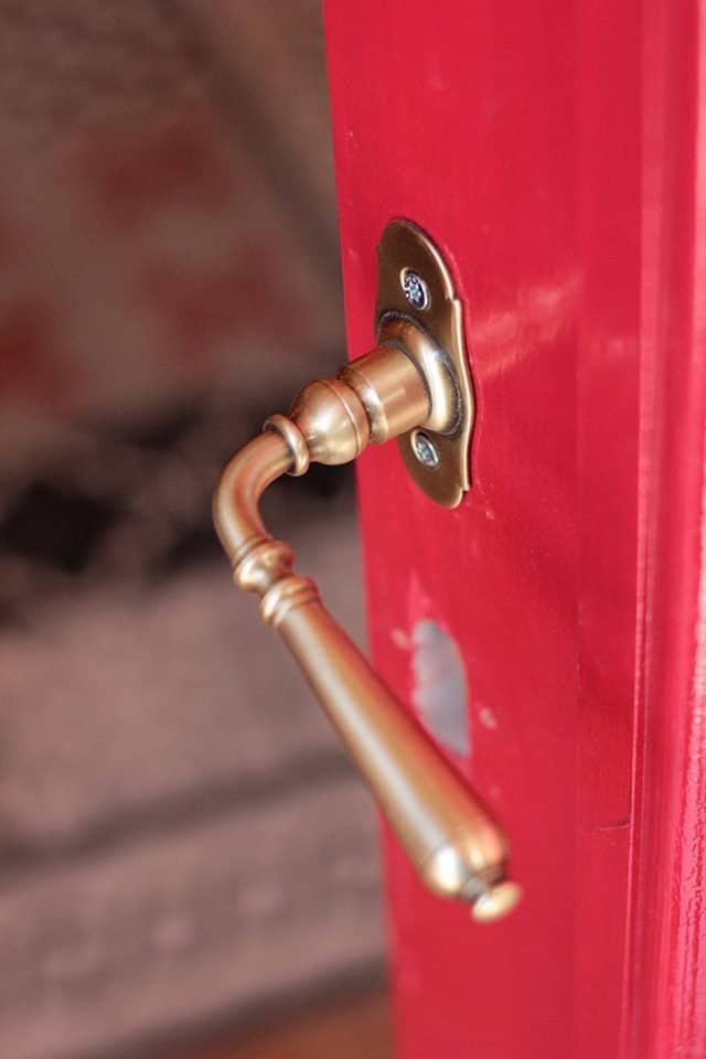 Charming Courtyard Dining
