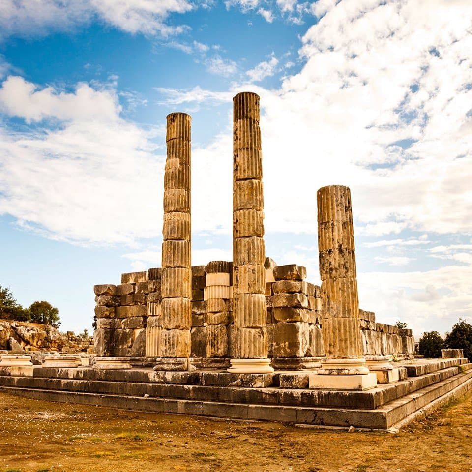 Letoon, right on the shores of the Mediterranean, is a UNESCO World Heritage Site amidst stunning views right along the Lycian Way! #Turkey #Mugla #Letoon #UNESCO #WorldHeritage #exploreMW