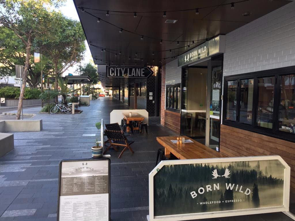 Opens early at 6:15am. A great place for breakfast in the CBD of Townsville.