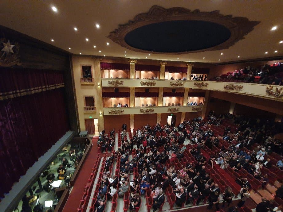Teatru l-Astra