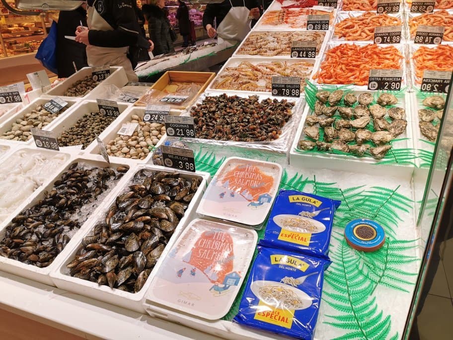 Enjoy Tapas at Mercado de la Paz