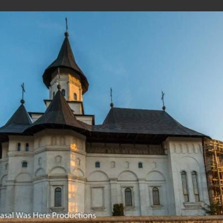Panoramic Hilltop Views
