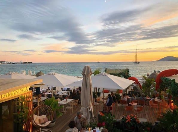 Venez profiter d'un magnifique coucher de soleil à La Mandala...