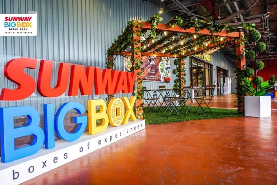 Come join this new dining concept “drive-thru-dine-in”. 📣BOOK NOW: https://rebrand.ly/drivethru-dinein Come try it out!! Limited time only