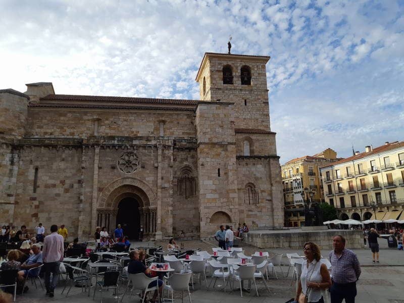 Plaza Mayor Ambiance
