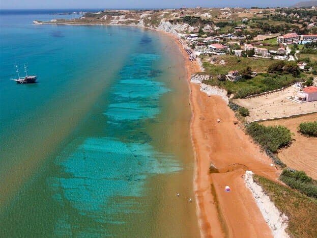 kefaloniataxiservice.gr • Xi beach • Airport/Seaport Transfers • Private Tours • Book Online • TripAdvisor Recommended #kefaloniataxi #transfers #tours #kefalonia #greece #holidays #ioniansea Photo by P.Kavalieratos