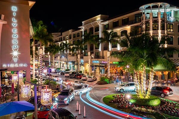 Mercato offers 12 notable restaurants, 20+ upscale retailers and luxury residential condominiums.
