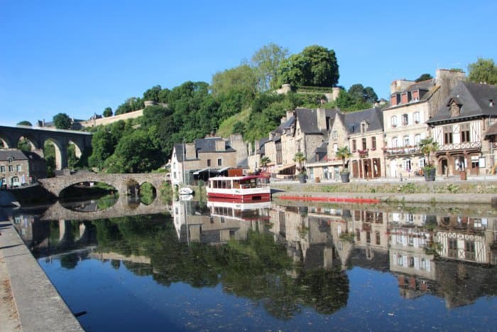 Sur les rives de la Rance.