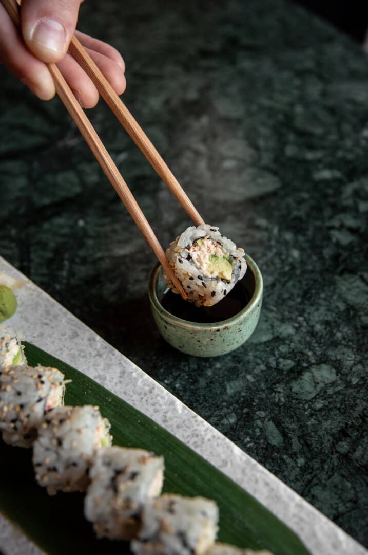 Vibrant Atmosphere and Chic Ambiance