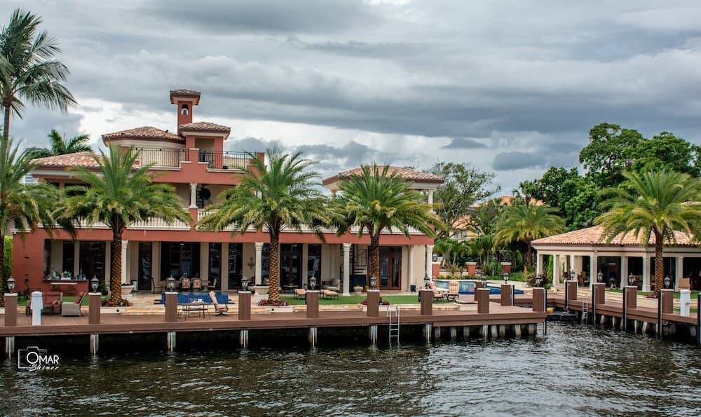 Tropical Island Dinner & Show