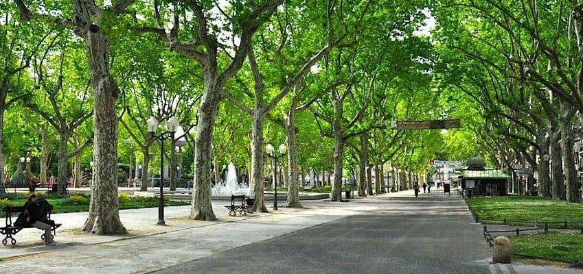 Esplanade Charles-de-Gaulle