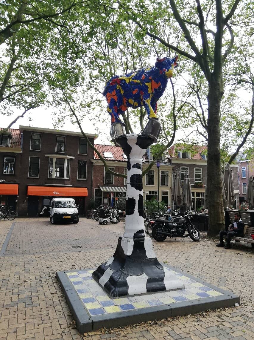 Lively Market Atmosphere