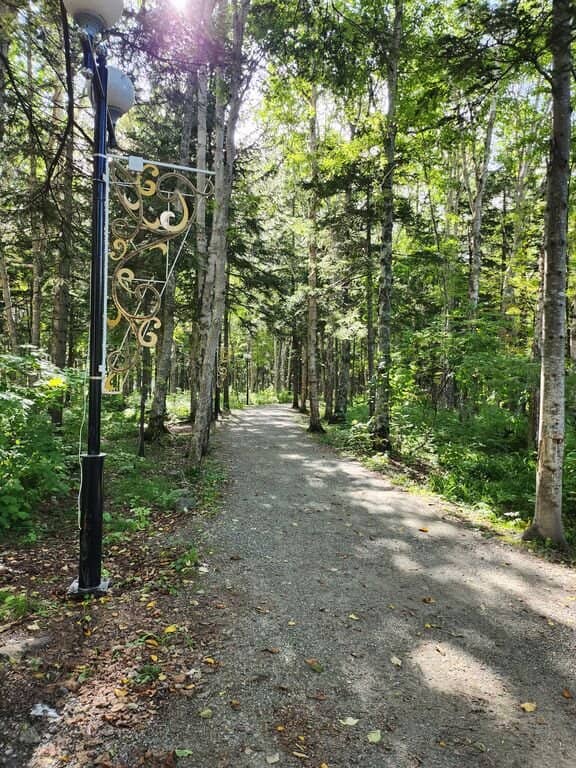 Expansive Walking Trails