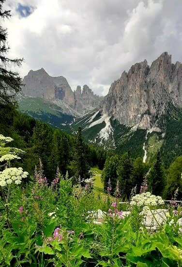 Sun-Soaked Ski Break Spot