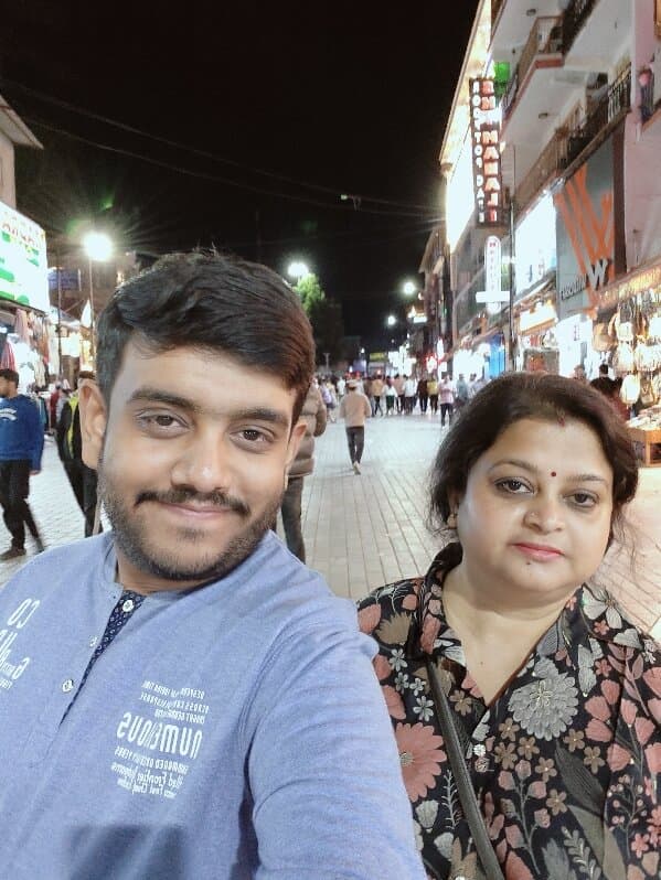 Mall Road Manali
