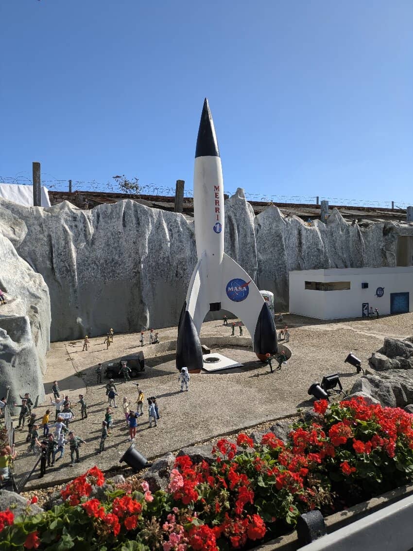 Intricate Model Scenes