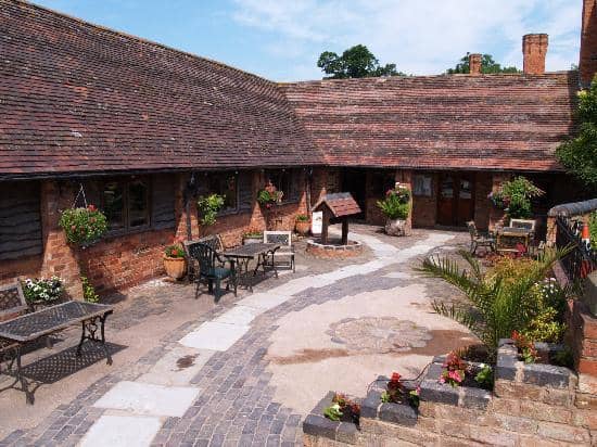 On-site Cafe & Restaurant