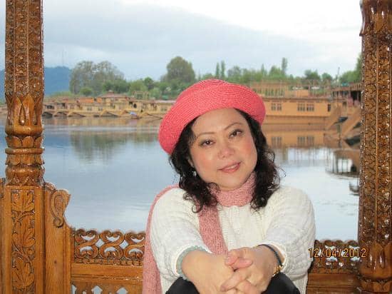 Tranquil Houseboat Stays