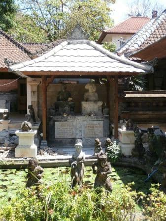 Le Mayeur's Vibrant Canvases