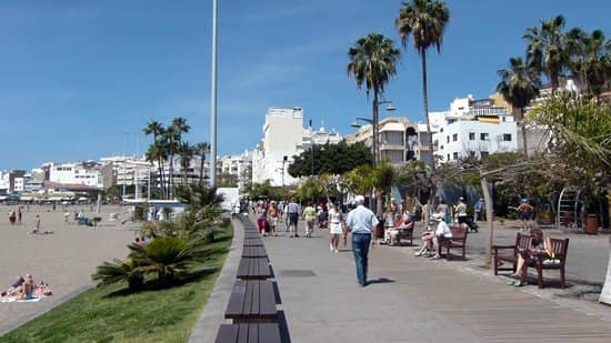Promenade & Amenities
