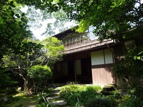 庭にも出られる。