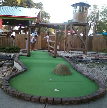 Mini-Golf Thrills