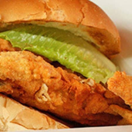 Romantic Lakefront Ambiance