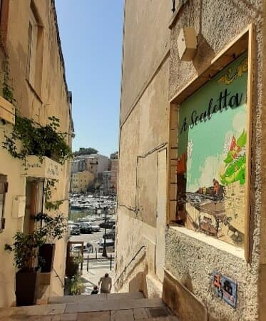 trasversale di Rue Napoleon