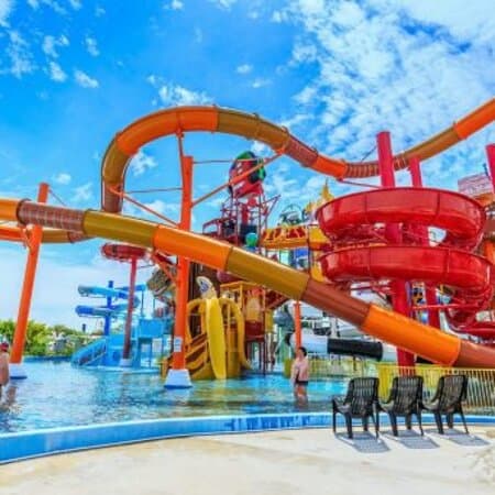 It’s also a great place to take your family on summer days. There’s something for everyone, from small children’s rides to thrilling thrill rides. The park is also well-equipped with food stalls and vendors, making it easy for you to buy snacks or meals to take with you on your ride.