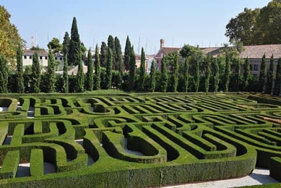 The Borges Labyrinth