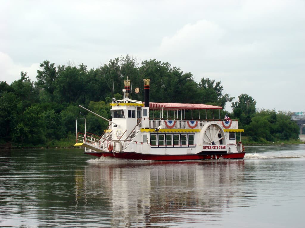 Boat coming back to dock