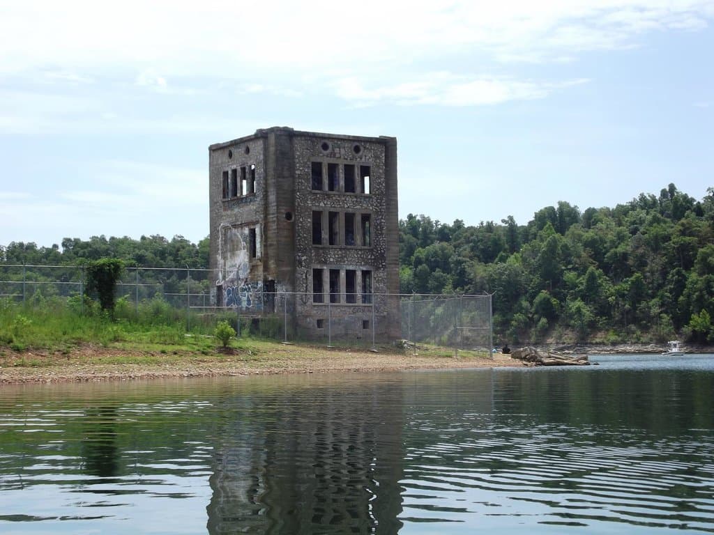 Old Hotel at Monte Ne