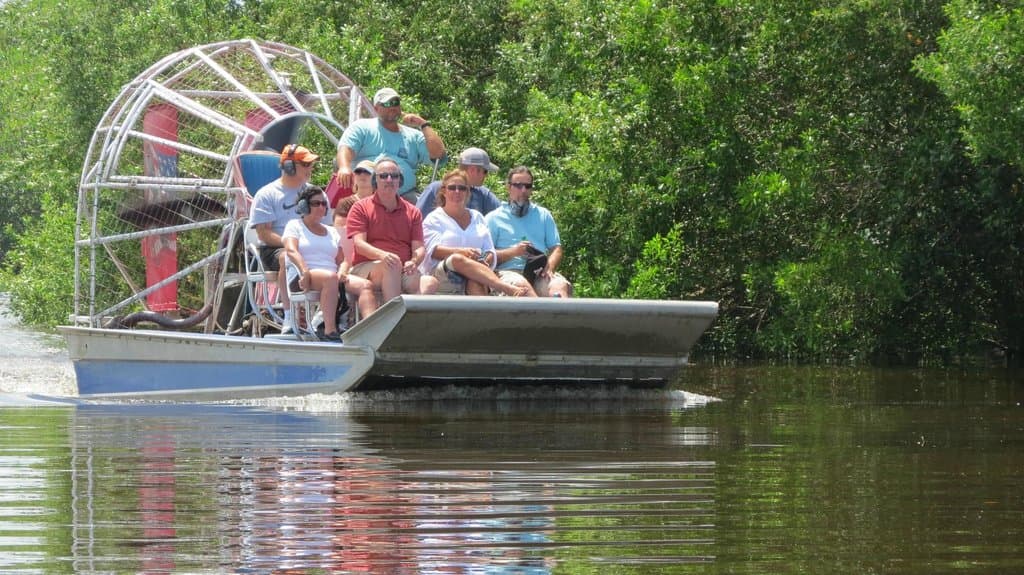 Another boat coming in from their tour