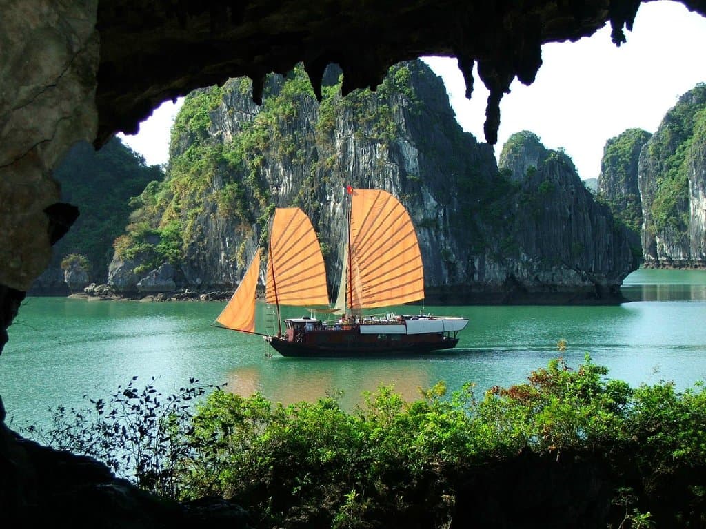 Halong travel